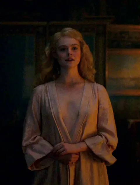 Elle Fanning - The Great s01e01 (2020)