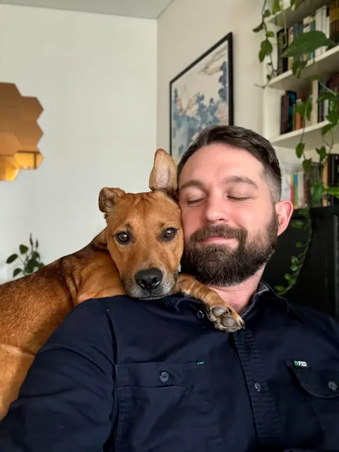 Hector is a bit of a cuddle bug, it’s the best!😘🐕