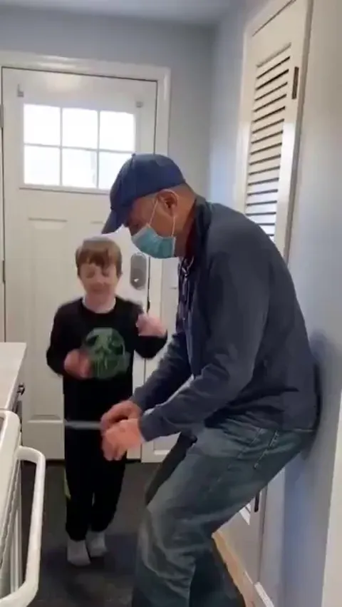 The automatic drawer