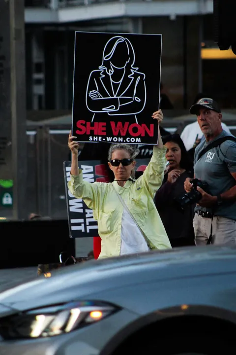 tried to capture the mood outside Kamala Harris’ book tour stop in Los Angeles on Monday [OC]