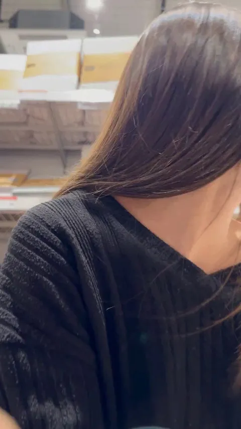 Looking around before revealing my lemons