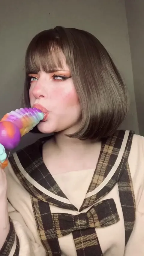 I wanna suck your dick just like this