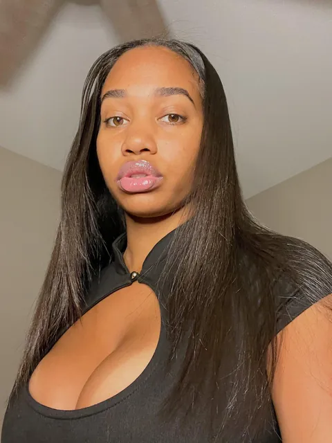 🍫 Amazing Face 🥵💦 Juicy Lips 🥰