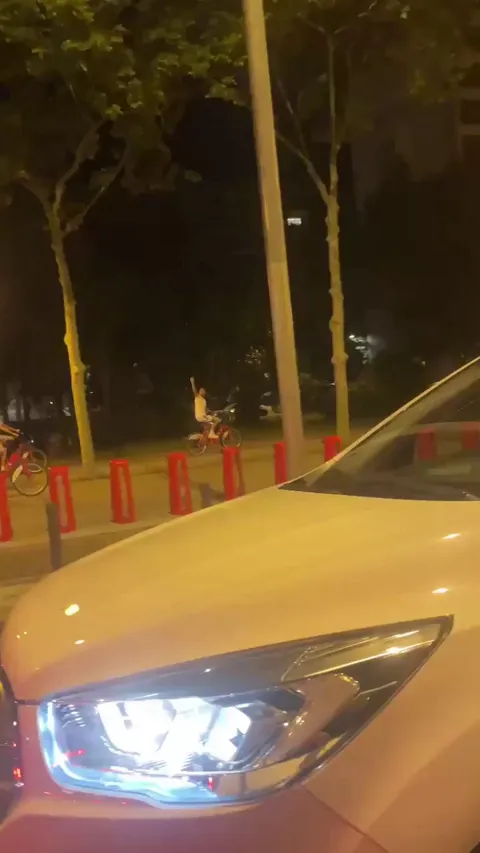 Iñigo, Olmo, Pedri and Eric Garcia riding a bike in the middle of Barcelona after visiting Ferran in the hospital.