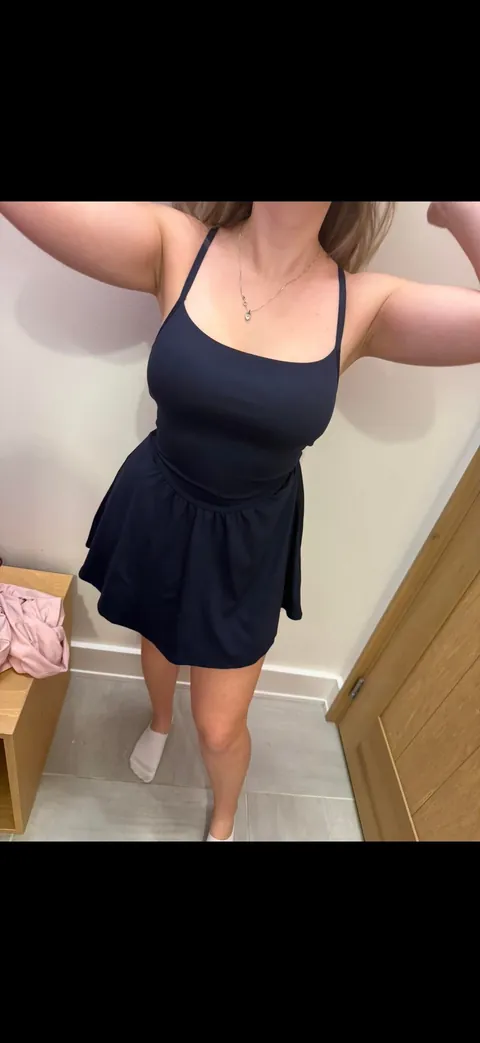 I love when a date starts days beforehand. Outfit shopping. Texting. Building up to it. Hubby’s excitement. Then finally we meet and it’s icing on the cake. Quite literally.