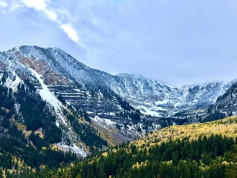 Fall meets Winter today in the Wasatch [OC] [4360x3270]