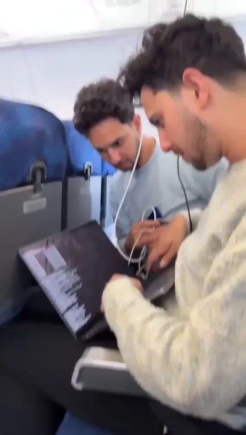 Hacking the plane to play Mario Cart