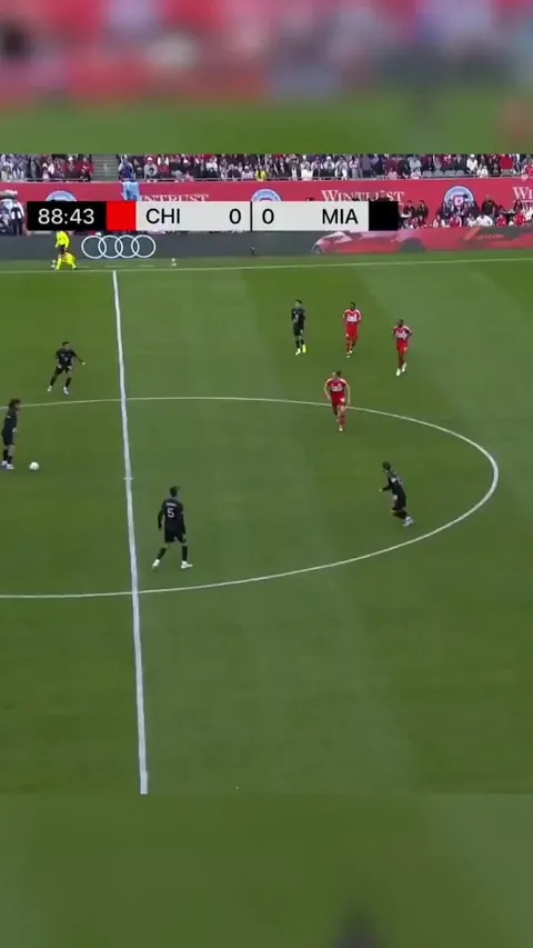 Lionel Messi's 3 long-range balls in the final minutes vs. Chicago Fire