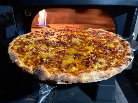 [Homemade] pizza with chunky meat sauce