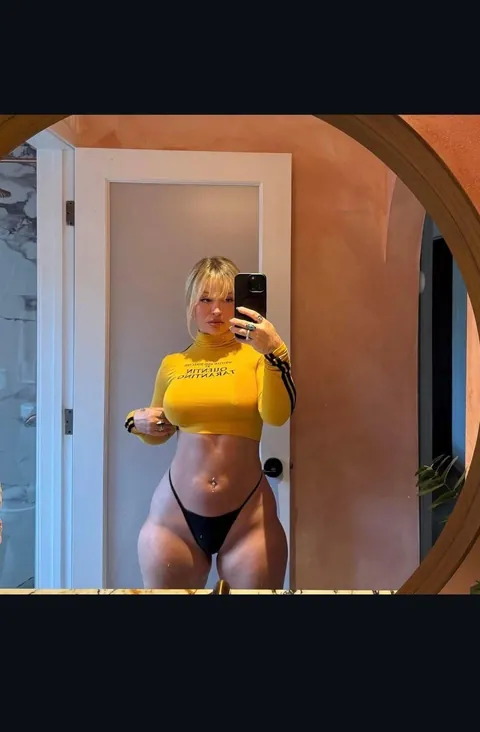 I don’t understand resisting.. Why would you purposely deny yourself the pleasure of porn? That’s stupid.. Drop your pants RIGHT NOW and tell me your favorite slide 💕