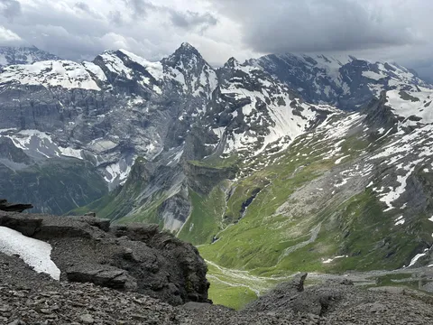 Moody view from up top of Schilthorn in Gimmelwald, Switzerland [OC][4032x3024]