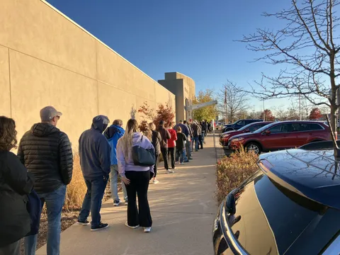 Very Long Early Voting Lines in Kane County, IL