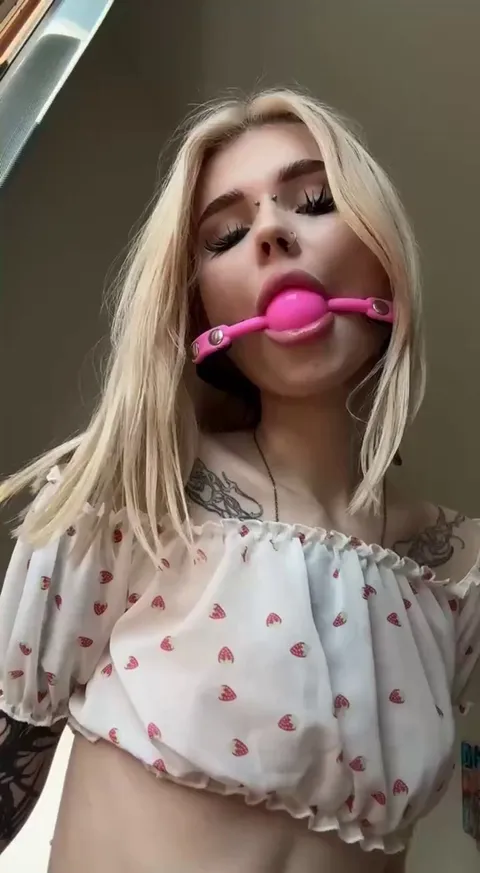 Can I become your fuckbuddy?