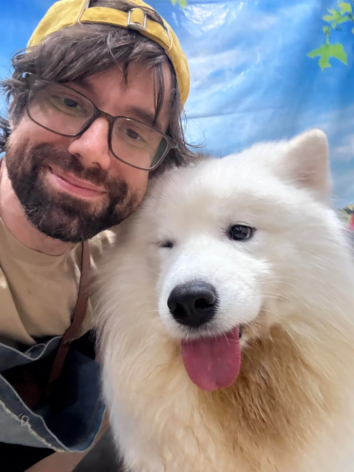 Teacher and 40 yr old divorced dad living in Bangkok, do your worst ;)