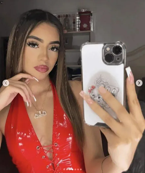 Which ones melt ur mind more non nudes 1-10 or naked girls 11-20