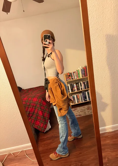 My outfits in emojis this week are basically 🦉📚 🦇 🎀⛰️
