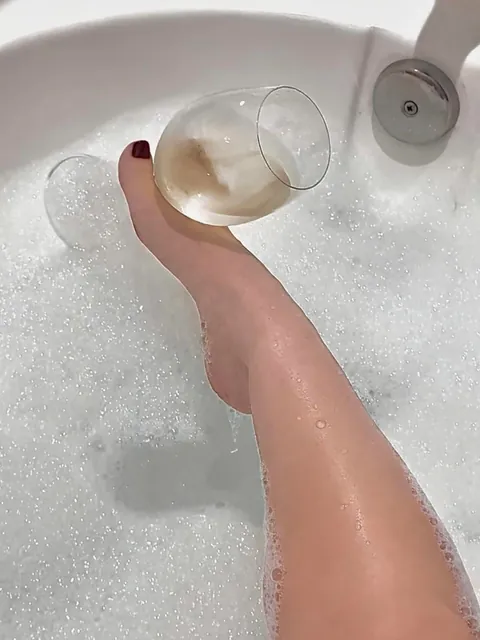 cheers~🥂 (f)