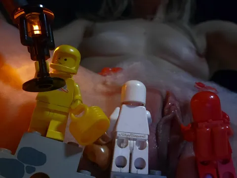 The haunted house and the secret portal. (f)