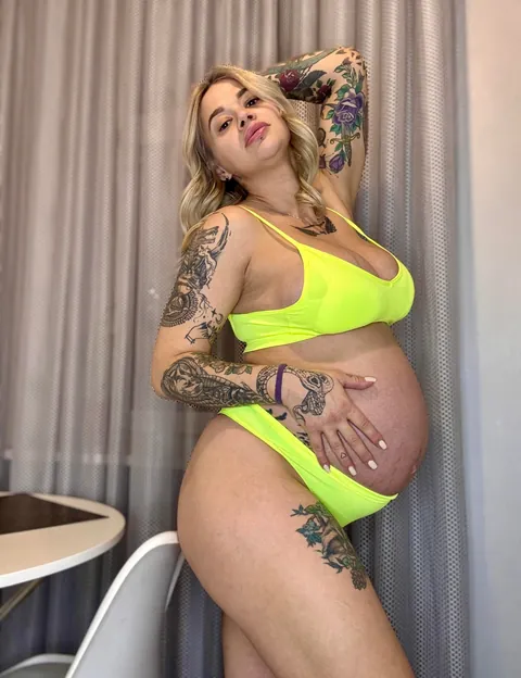 Pregnant belly growth diary