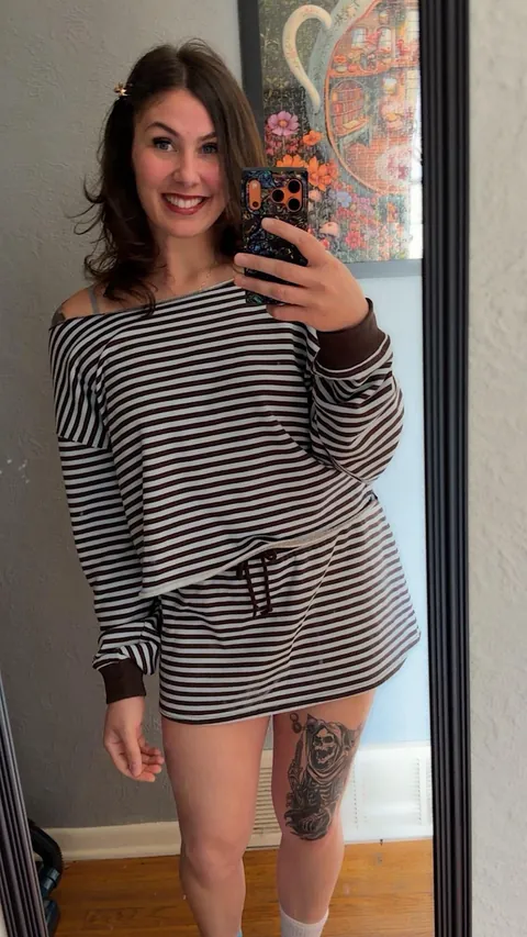 Just a regular average mommy from Iowa!! Am I worth breeding? 🫡🤪➡️