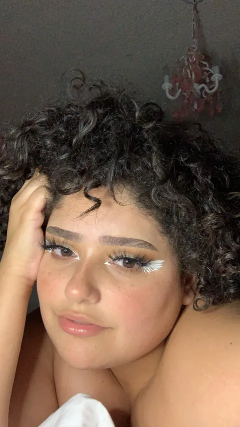 Did angel wings for the first time and I’m kinda digging it 🤍✨