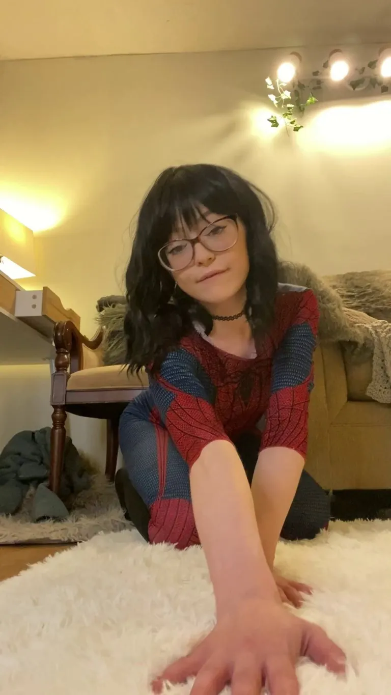 For a 95lb nerd, do I still have an ass you'd like to be balls deep in? 😋