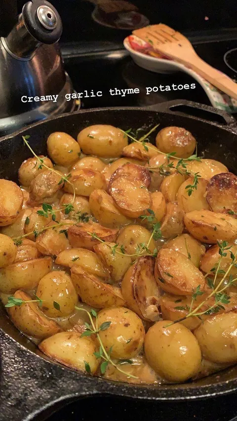 [homemade]Creamy garlic thyme potatoes