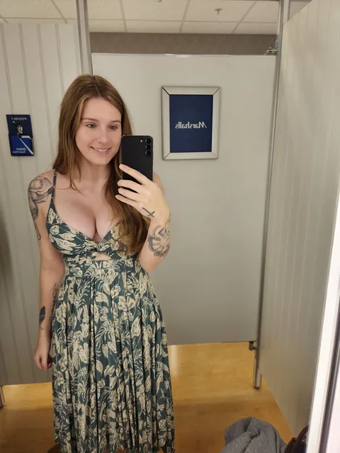 Naked fitting room