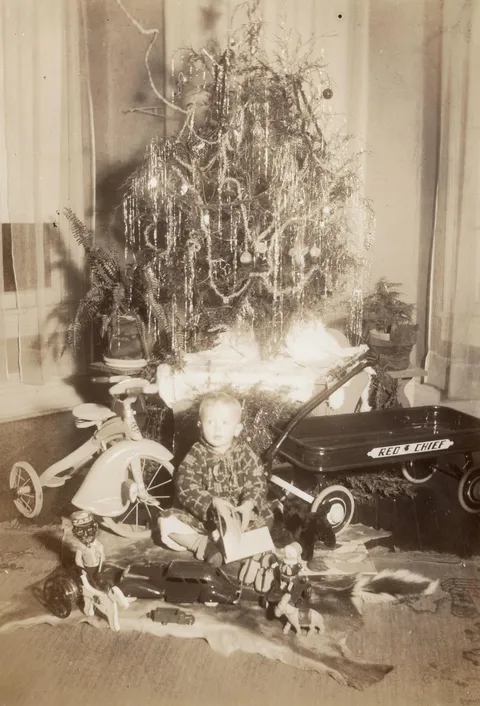 1935 Christmas Morning - Anniston, Alabama - my grandfather 