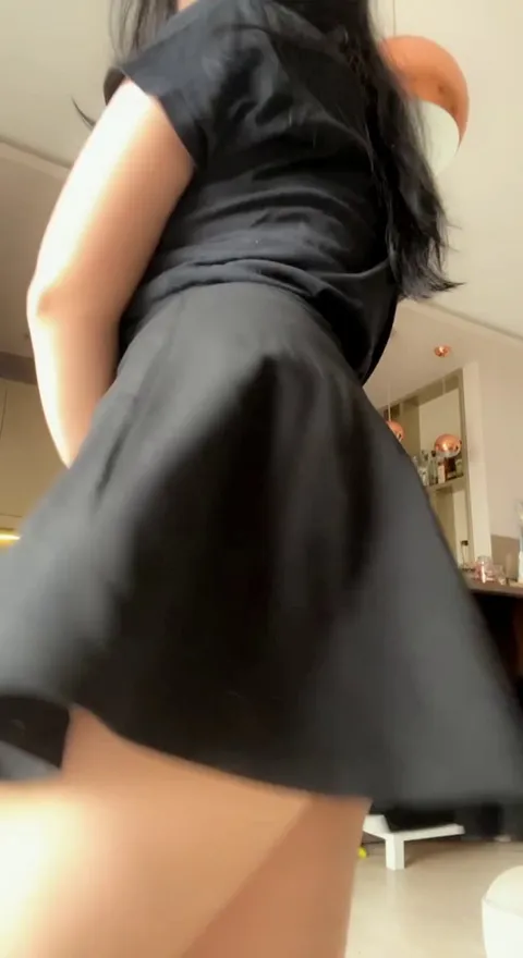 Excuse me! Are you looking under my skirt?! (As you should)