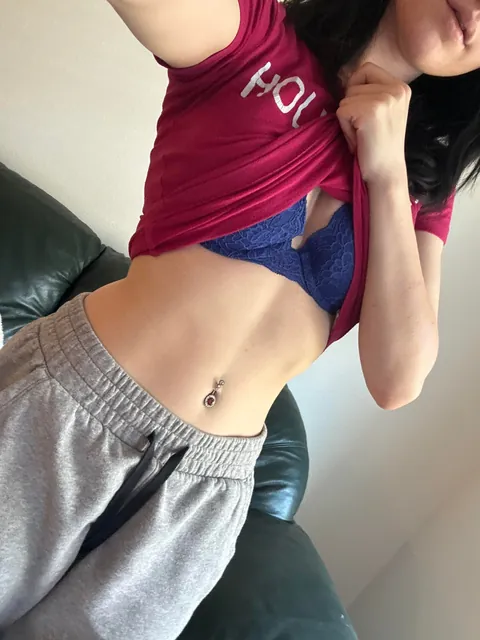 19F and petite as you can see :3