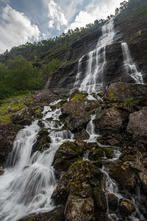 Åsafossen Waterfall, Norway [OC][3611x5417]
