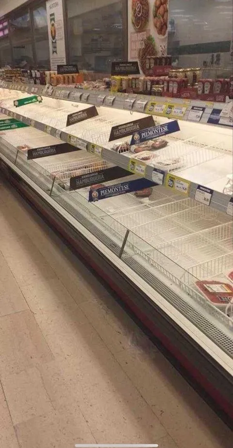 Italians being Italians: took almost everything, but didn’t touch the ketchup, mayo nor mustard