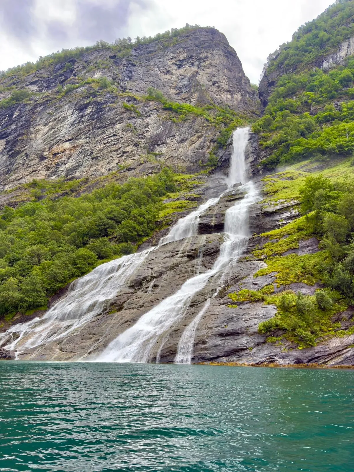8 summer days in the Norwegian fjords 🌸🌿⛰️