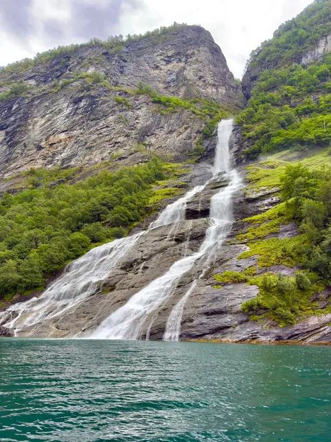 8 summer days in the Norwegian fjords 🌸🌿⛰️