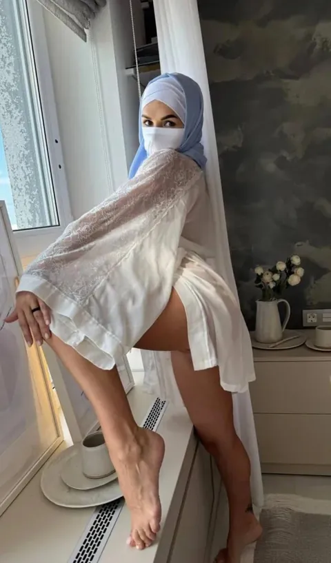 Blue hijab suits me?🧕🏼💙