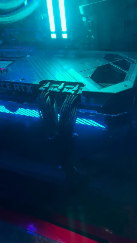 One red flashing light on GPU?