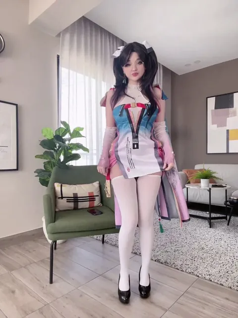 Delightfully erotic Zhezhi cosplay from Wuthering Waves by Hidori Rose