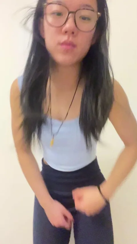 Nerdy girl that loves stripping