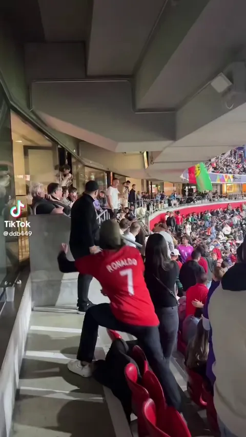 Ribery being booed by Portugal fans at Nations League final