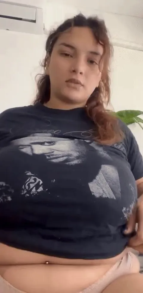 i'm so thankful for my colombian genes (20F)