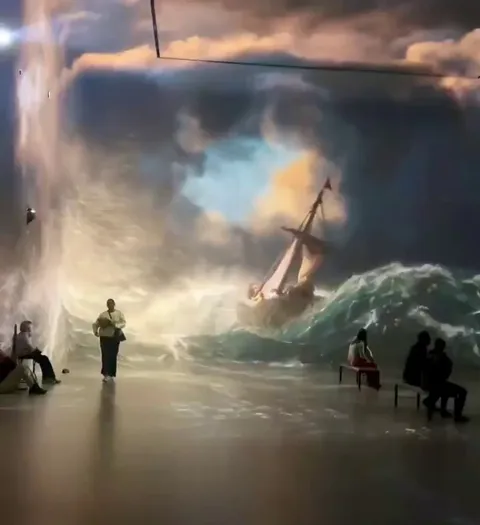 A "Frameless" art museum located in London where art seems to realistically be coming to life