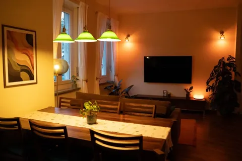 Living room, night and day