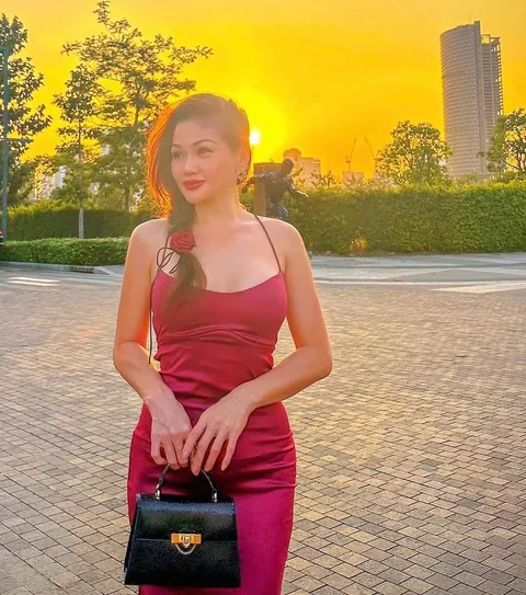 I sent these photos to my grandmother and she replied “You’ve turned into such a beautiful young lady. I’m so happy for you“ so cute  that she’s accepted I’m 🏳️‍⚧️ 😭 