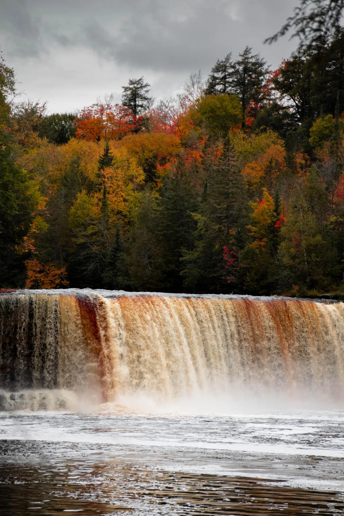 A picture of Tahquamenon Falls in the Fall