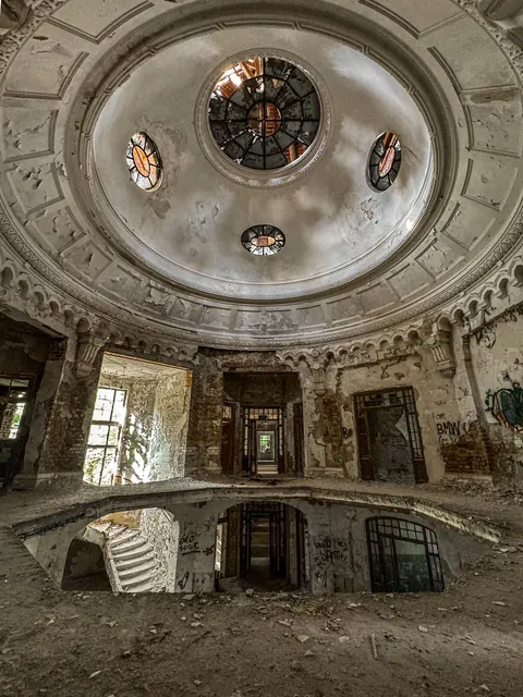 Abandoned sanatorium full of bats in the mountains of Romania (more photos in the comments)