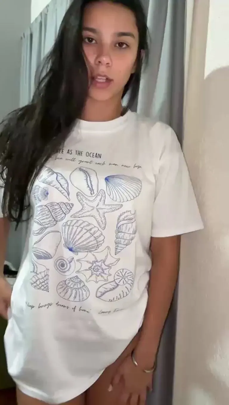 I got a petite frame and suckable tits