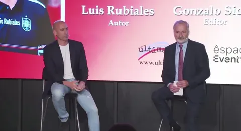 Luis Rubiales gets pelted with eggs by his own uncle during his book launch in Madrid
