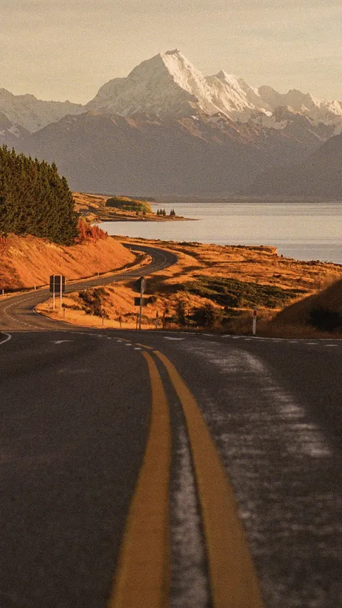 The road to Mt. Cook