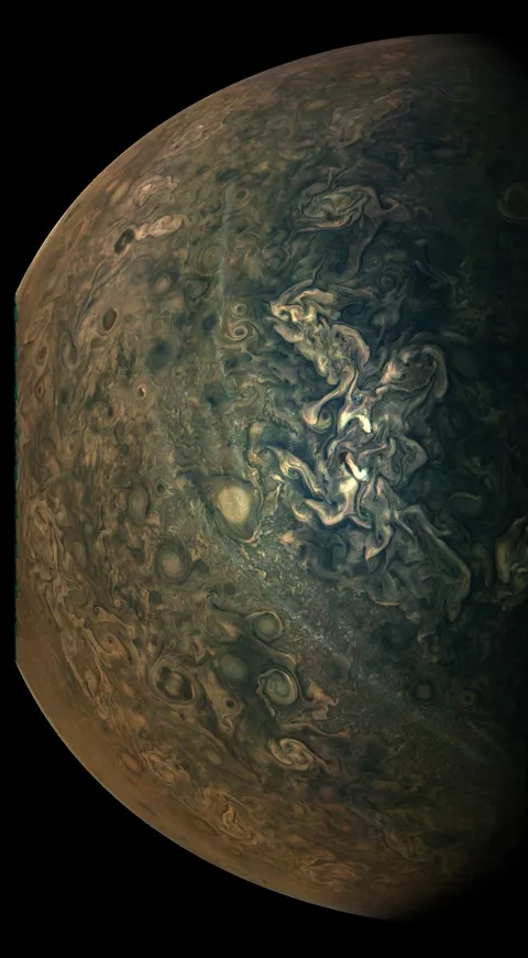 Stunning new photo of Jupiter by Nasa's Juno spacecraft